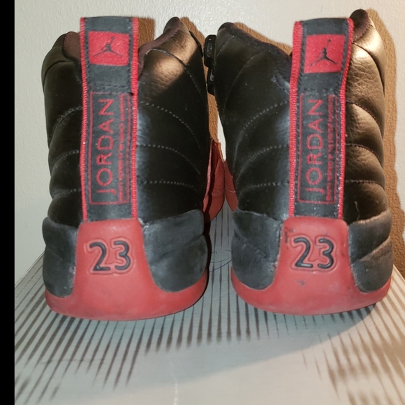 Air Jordan 12 Retro - Picture 5 of 7